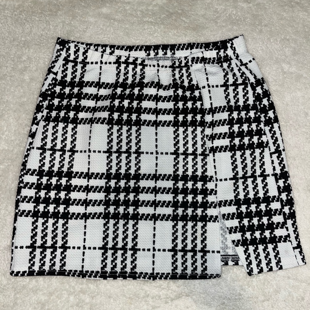 Houndstooth Mini Skirt